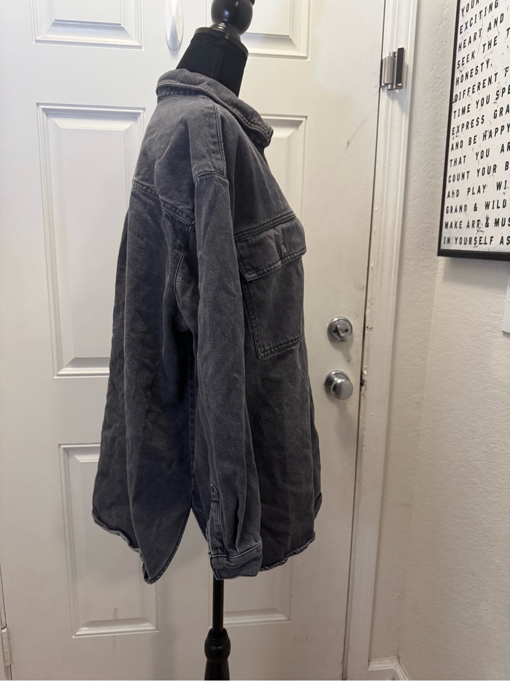 Universal Thread Washed Gray Oversized Jean Jacket - Picture 3 of 7